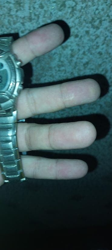 saatlar: Casio G‑Shock rəqəmsal qol saatı - Korpus və qayış: metal — 3