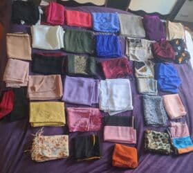 Lüğətlər: Ededi 4manat whatsap aktivdi elaqe saxalaya bilersiz.seliqeli islenib — 14