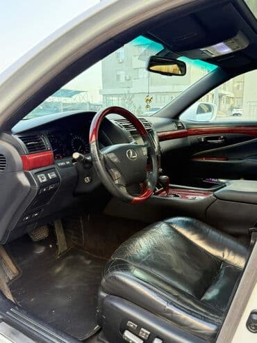 hybrid avtomobillər qiymətləri: Lexus LS: 4.6 l | 2009 il Sedan — 8