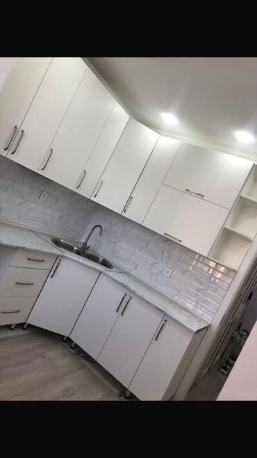 150 200 manat kiraye evler 2023: Tenis akademiyası yaxınlığında, Med Era Hosbital ilə üzbəüz binada — 2