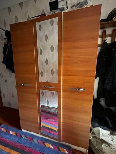 İşlənmiş, Açılan, 3 qapılı Düz dolab, Dolab-asılqan, Türkiyə