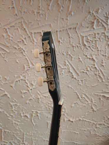 gitar klasik: Valencia VC204TBU Klassik gitara Simlərin sayı: 6 Üst:Sitka Spruce — 3