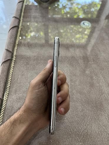 spple 11: IPhone 11 Pro Max, 64 GB, Gümüşü, Simsiz şarj, Face ID — 3