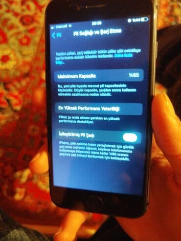 IPhone 8, 256 GB, Qara, Qırıq