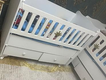 Beşiklər: Oğlan və qız üçün, Dördbucaq, Beşik, Matras ilə, Yellənmə mexanizmsiz — 1