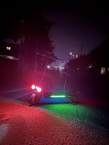 İşlənmiş Elektrik samokat 11", > 1000 Vt, > 45 km/s, Ünvandan götürmə lalafo.az -da İşlənmiş Elektrik samokat 11", > 1000 Vt, > 45 km/s, Ünvandan götürmə