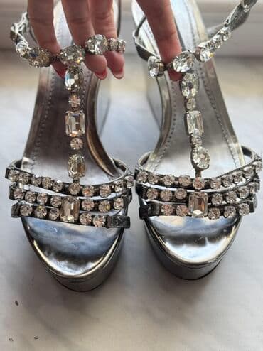 qadın donlari: Dolce & Gabbana brendinə məxsus qadın platforma səndəlləri. Gümüşü — 3