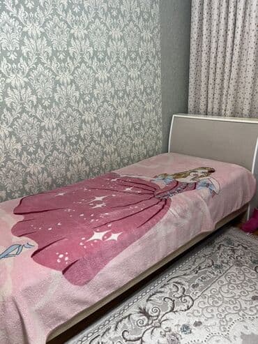 Все для дома и сада: Для девочки и мальчика, Кровать, Без подьемного механизма, С матрасом, Без выдвижных ящиков — 1