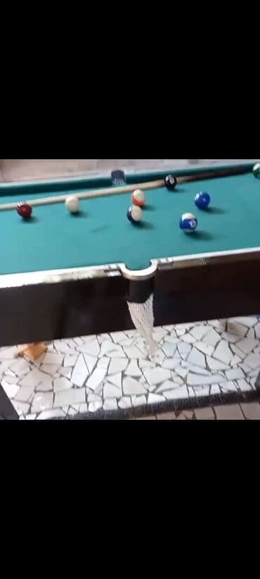 skamya idman: Bilyard stolunun dəsti - Klassik 8-ball üslubunda bilyard stolu — 1