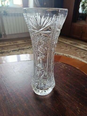 vaz şəkilləri: Bir vaza, Xrustal — 1
