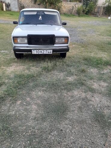 опель зафира а: Lada 2107 sedan – ağ rəng Xüsusiyyətlər: - Kuzov: 4 qapılı sedan, ağ — 9