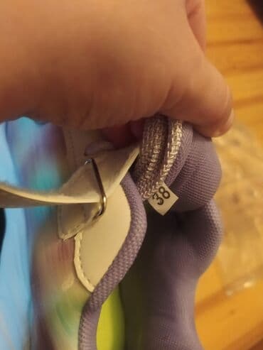 cüzdanlar: 25manat.cox yunguldu.tezedir.Qiz usagina 38razmer.cuzi endirim olacaq — 5