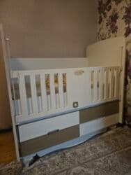 Qız üçün, İşlənmiş, Dördbucaq, Beşik, Dəstsiz, Matras ilə, Yellənmə mexanizm ilə lalafo.az -da Qız üçün, İşlənmiş, Dördbucaq, Beşik, Dəstsiz, Matras ilə, Yellənmə mexanizm ilə