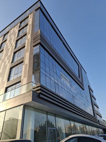 Kommersiya daşınmaz əmlakı: Müasir planlaşdırmaya malik geniş ofis sahəsi - Açıq iş zonası — 5