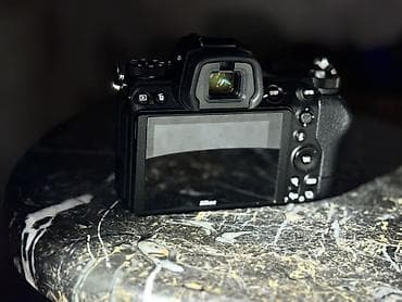 Nikon Z7 II (gövde) - Tam kadr 45.7 MP BSI CMOS sensor, ikili EXPEED