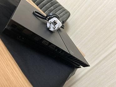 ps3 pultu: PS4 super vezyetde hec bir problemi yoxdur.Pult yoxdur.500gb yaddaw — 3