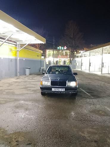 mercedes furgon: Mercedes-Benz 190: 0.2 l | 1991 il Sedan — 1