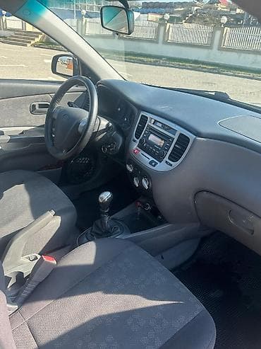 ağ maşın: Kia Rio: 1.4 l | 2007 il Hetçbek — 5