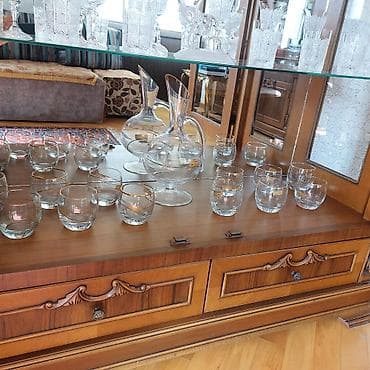 3 d oboy: Qonaq otağı üçün, Açılmayan, Dördbucaq masa, 6 stul — 8