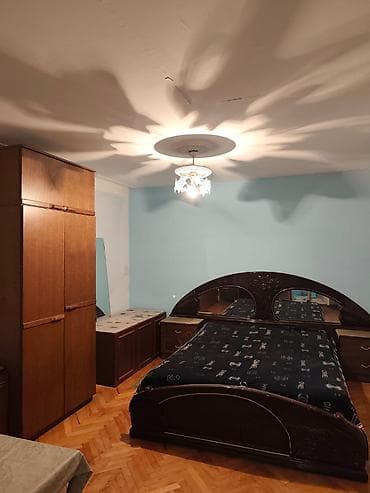 Kirayə otaqlar: 1 otaq 18 kv. mətbəx 7 kv, içində soyuducu, paltaryuyan maşın və — 5
