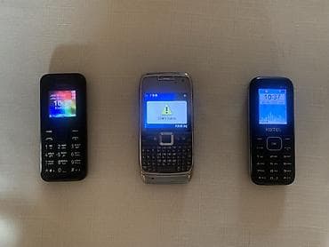 Köhnə modellərdən ibarət 3 ədəd mobil telefon dəsti: 1) Nokia düyməli