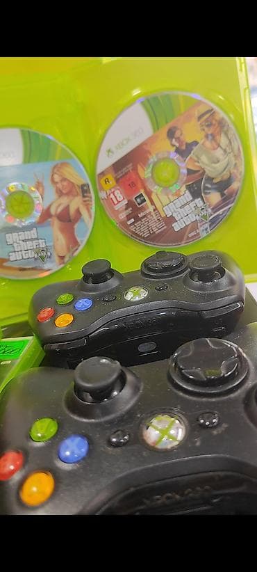 Video oyunlar və konsollar: Xbox 360 iki pult 5 oyun disk və 7 oyun icinde yazılı ela — 2
