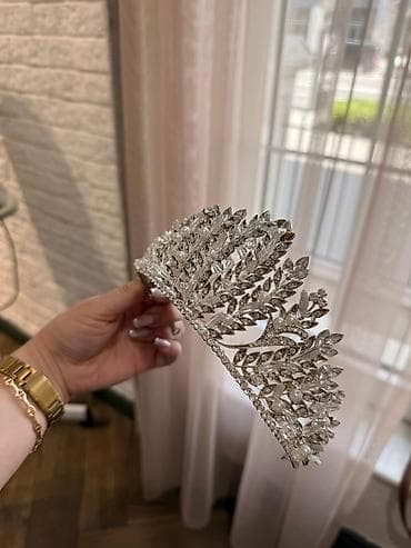 Аксессуары: Şəkildəki tac və aksesuarlar az işlənib, 10-20manat aralığıdır — 4