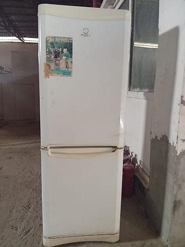 ikinci el pc: 2 qapılı Indesit Soyuducu Satılır, rəng - Ağ — 1