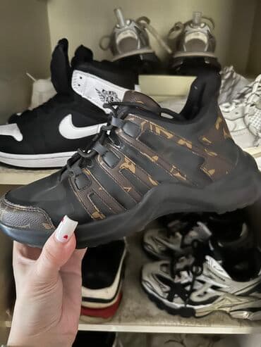 asics onitsuka tiger qadın krossovkaları: Ölçü: 38, rəng - Qəhvəyi, İşlənmiş — 1