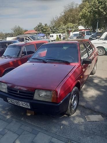 tir tekeri: Model: Lada Samara (VAZ 2109), qırmızı rəng Ban növü: Hetçbek, 5 qapı — 8