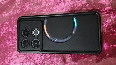 uz masaj alətləri: Smartfon – arxa tərəfində LED işıq zolaqları olan model (MagSafe tipli — 3