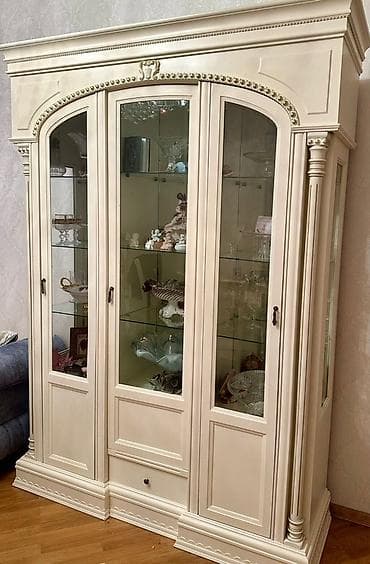 aslanoglu mebel: Klassik üslubda yemək otağı mebel dəsti Tərkibi: - Geniş yemək masası — 6