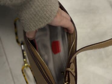 imzalı formalar: Çiyin çantası, Fendi — 2