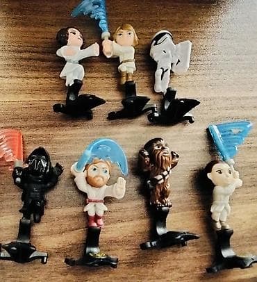 kinder oyuncaqlar: Salam bütün oyuncaqlar satılır qiymet 0.50qepik-3manat arasi — 1