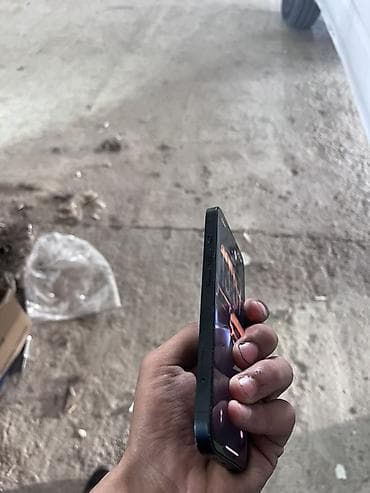 apl 13: IPhone 13, 256 GB, Midnight, Face ID, Simsiz şarj — 4