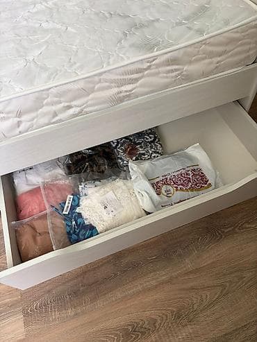 divar yataq: Təknəfərlik çarpayı, Bazalı, Matras ilə, Siyirməli — 5