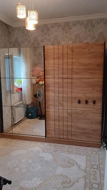 kişi geyim: Tək dolab ideal veziyyetdedi. Satılır 250₼. Ünvan Binə &Rumi E — 1