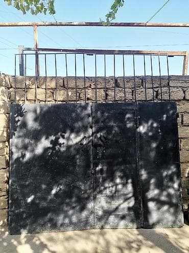 Həyət darvazaları: Dəmir darvaza dəsti - Material: tam metal/dəmir konstruksiya - — 1