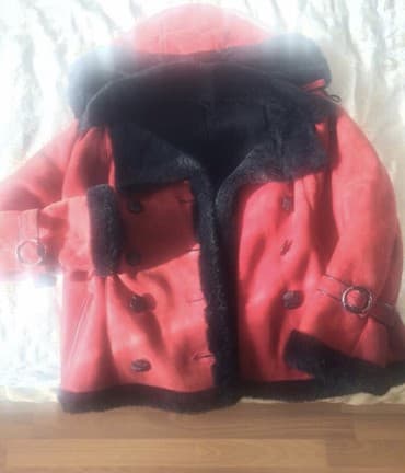 Toy paltarları və aksesuarları: Дублёнка. Б/у. В отличном состоянии. Размер M-L. Покупала за 550 ман — 1