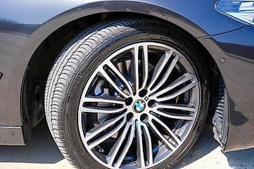 bmw e39 lip: BMW 5 Series sedan – qara metalik rəng, dinamiki və zərif dizayn — 8
