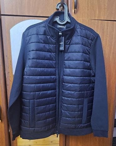 pull bear kurtka: Kişi üçün yüngül qışlıq/jaket-sviter hibridi - Rəng: tünd göy (navy) — 2