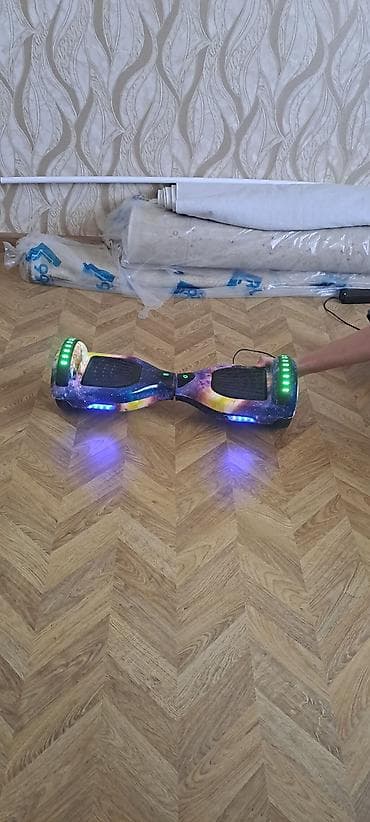 Elektrik nəqliyyatı: Elektrik hoverboard (gyroskuter) – kosmos dizaynlı korpus və LED — 1