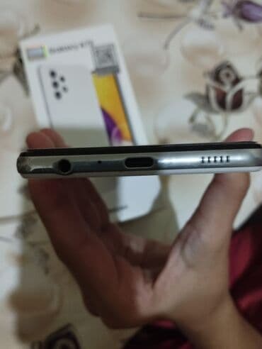 Apple iPhone: Samsung Galaxy A72, 128 ГБ, цвет - Белый, Сенсорный, Отпечаток пальца, Две SIM карты — 5