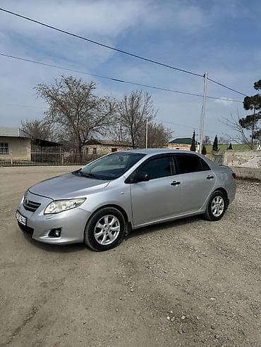 Toyota Corolla sedan – gümüşü rəng - Kuzov: 4 qapı, sedan - Rəng