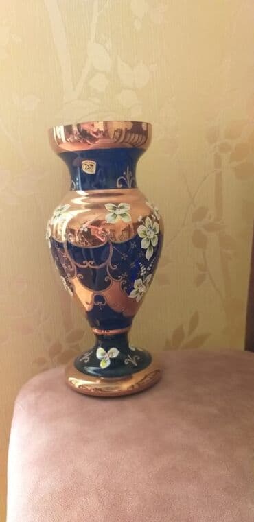 ad günü dekoru: Vaza bogema coxdan alinib . Yaxsi veziyyetdedi — 1