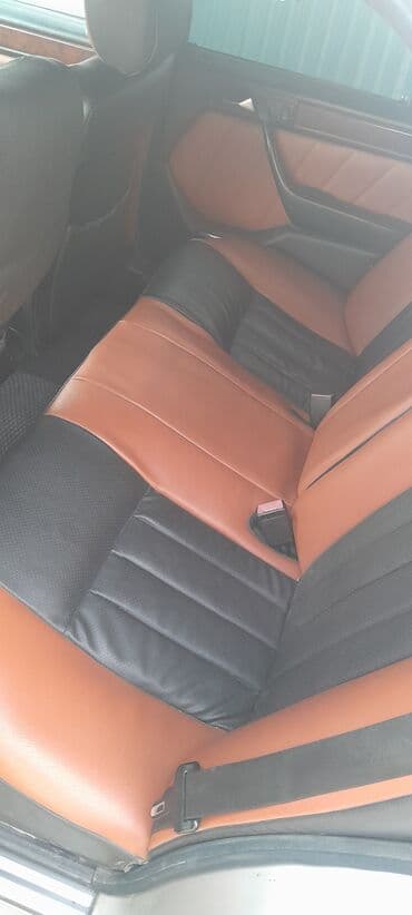 renault megane 2008: Mercedes-Benz W124: 2.2 l | 1993 il Sedan — 11