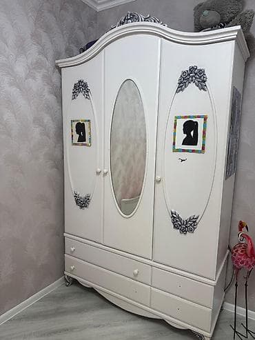 Gənc qız otağı dəsti 690₼ Azn satılır.İdeal vəziyyətdədir. 1 il öncə — 3