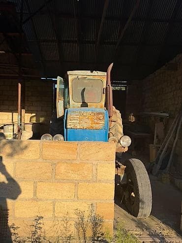 dərman səpən traktor: T40 traxtor satılır 2 dənə lapet birdə çala çıxaranla birlikdə traxdor — 7
