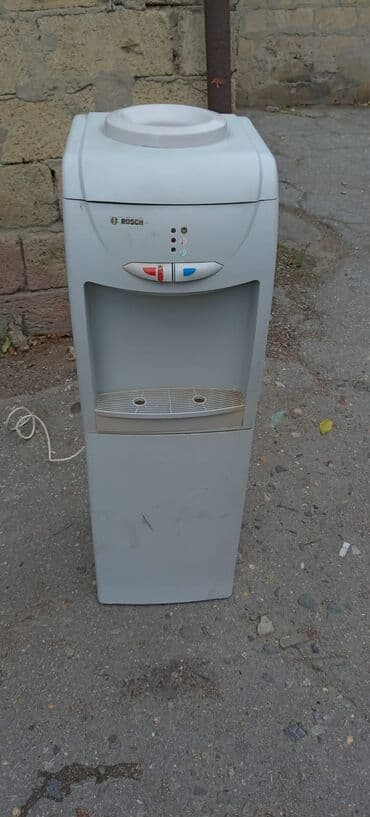 işlənmiş su çənləri: Bosh firmasının su dispenseri, təzə deyil,amma yaxşı — 4
