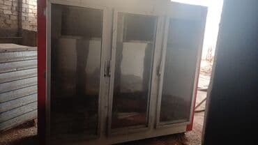 ikinci el soyuducular: Mağaza/iaşə avadanlıqları satılır: - 3 qapılı şüşə vitrin soyuducu — 1